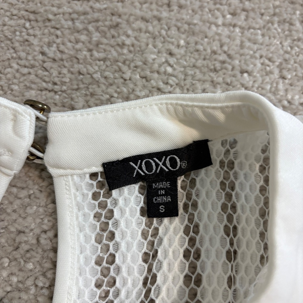 NWT XOXO‎ White Sleeveless Top - Sheer Lace Overlay - Contemporary Style - S - Picture 6 of 10